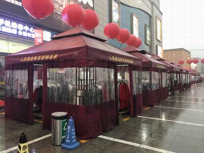 氣溫漸漸變低，戶外促銷有點冷，選什么折疊帳篷好